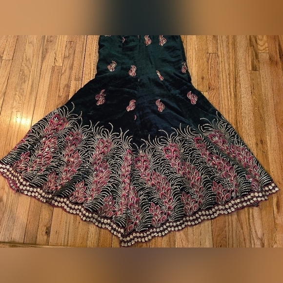 Hand Sewn Emerald Green Velvet Sequin Mermaid Gown XS - Picture 6 of 10